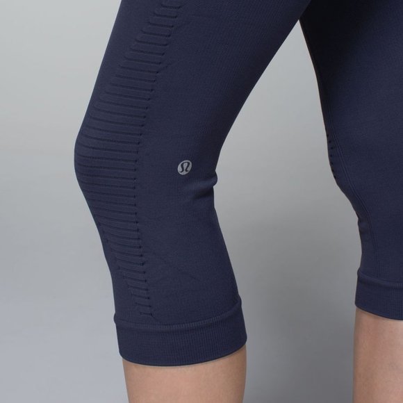 Lululemon | In The Flow Crop II *Pattern - Picture 5 of 15